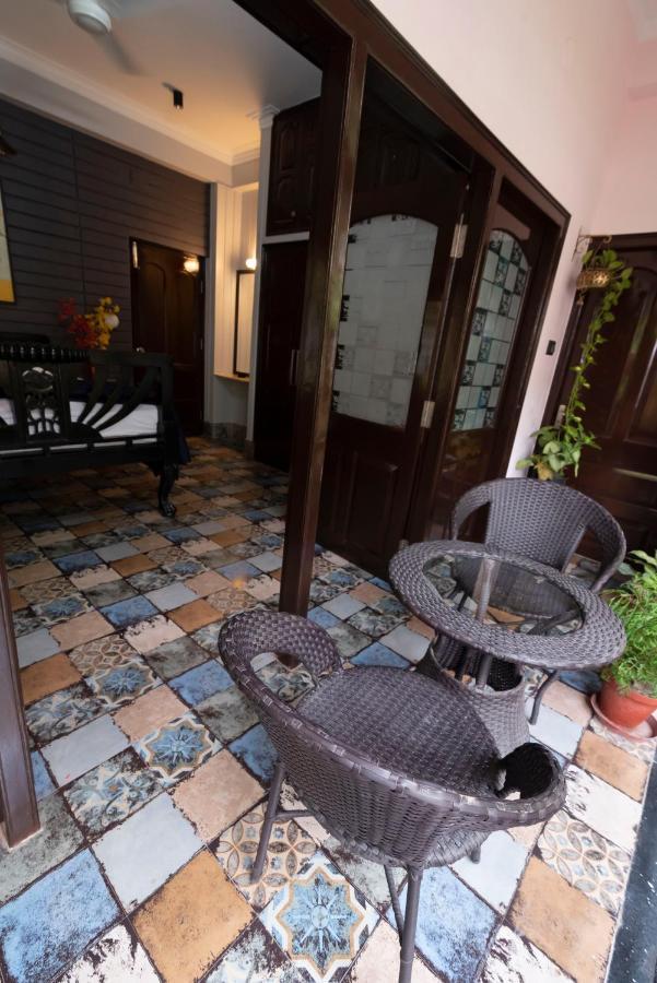 J'S Nest Hotel Kolkata Ngoại thất bức ảnh