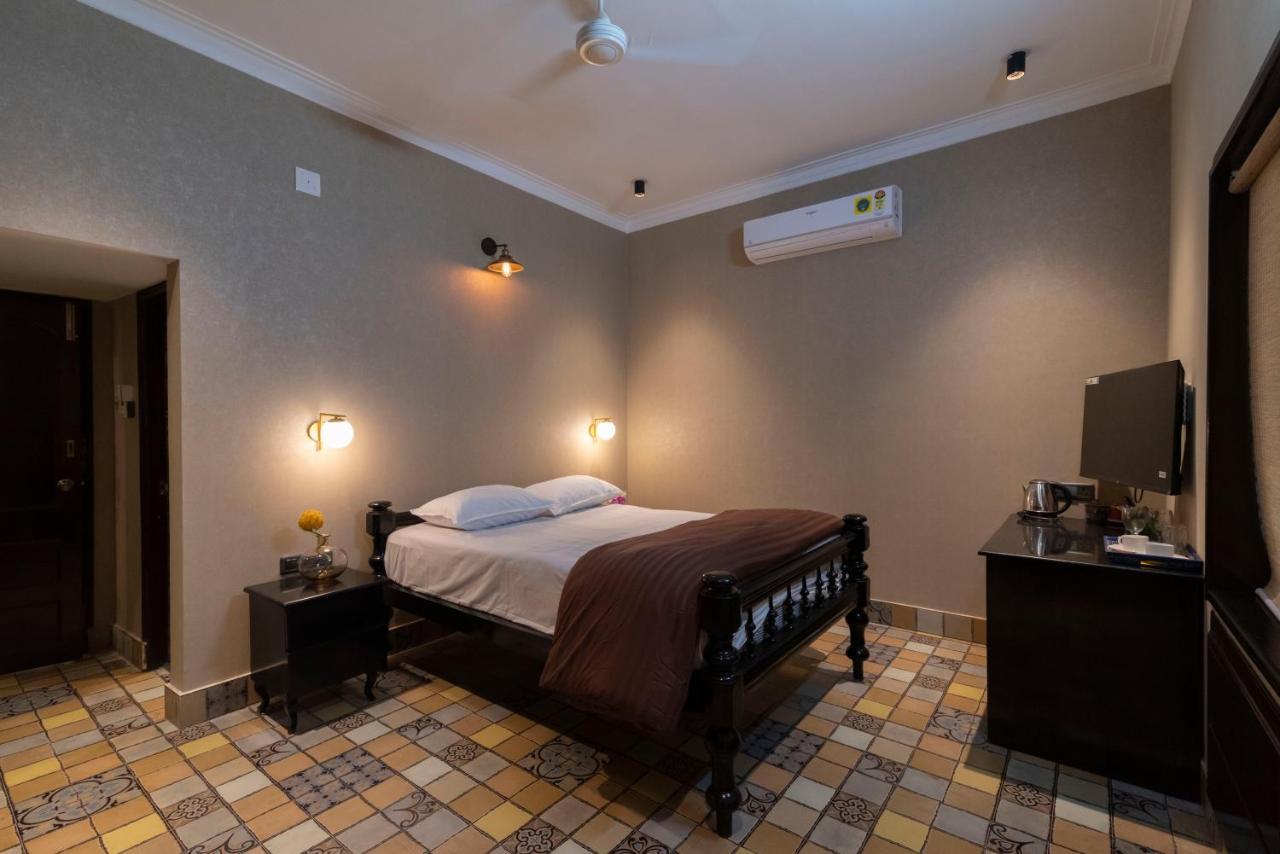 J'S Nest Hotel Kolkata Ngoại thất bức ảnh